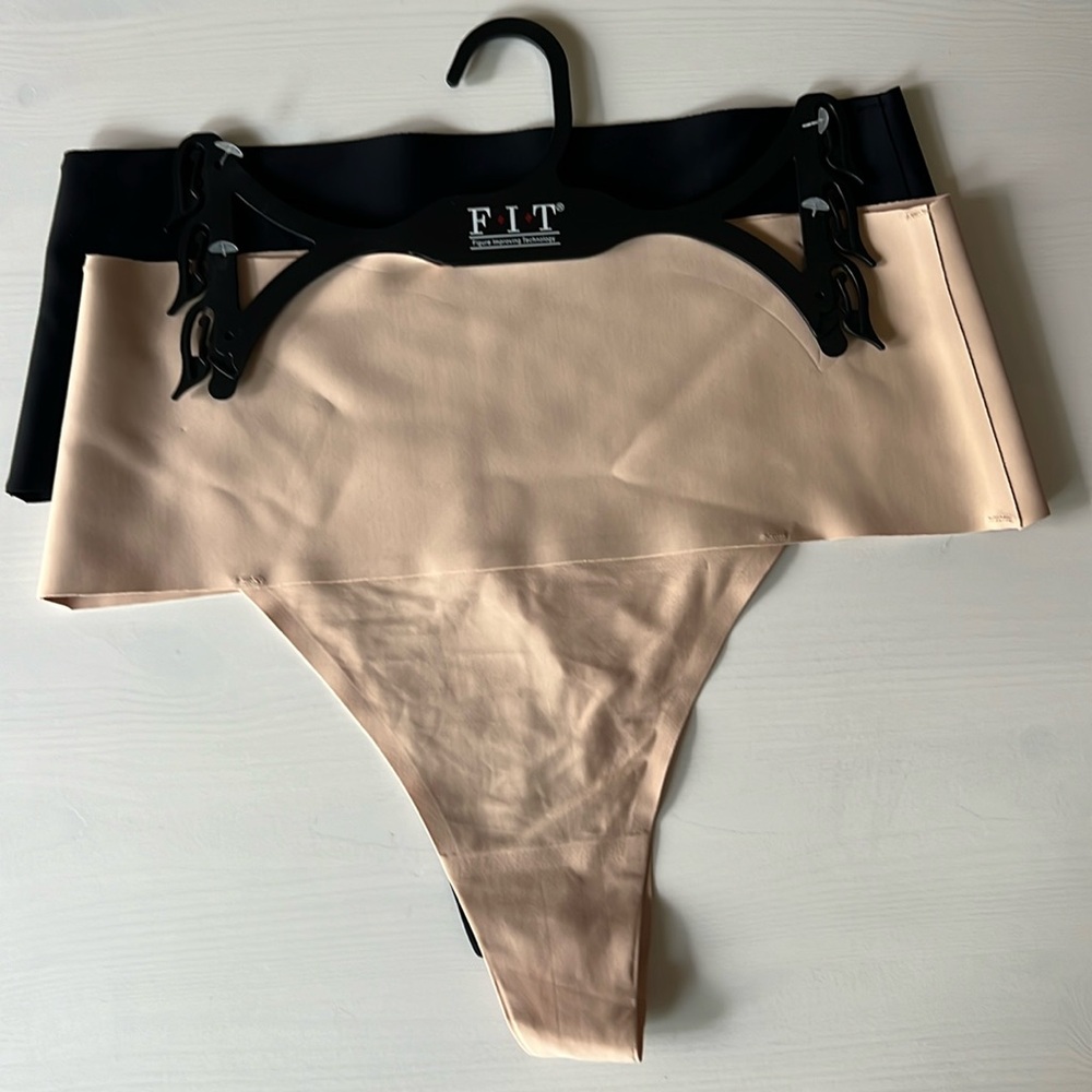 M, FIT "Figure Improving Technology" Thong Light Control Bonded Waistband